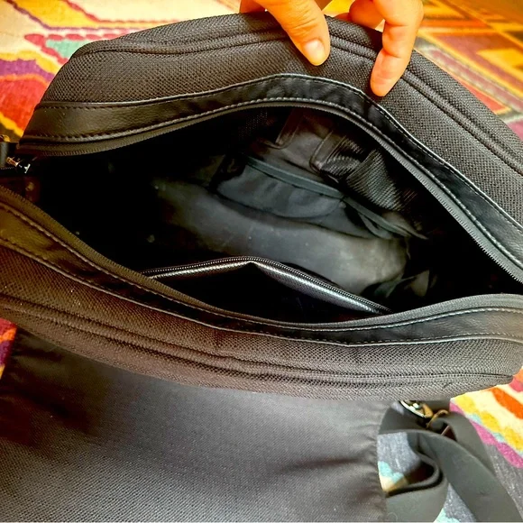 Nuna Caviar Diaper Bag - Picture 3 of 3